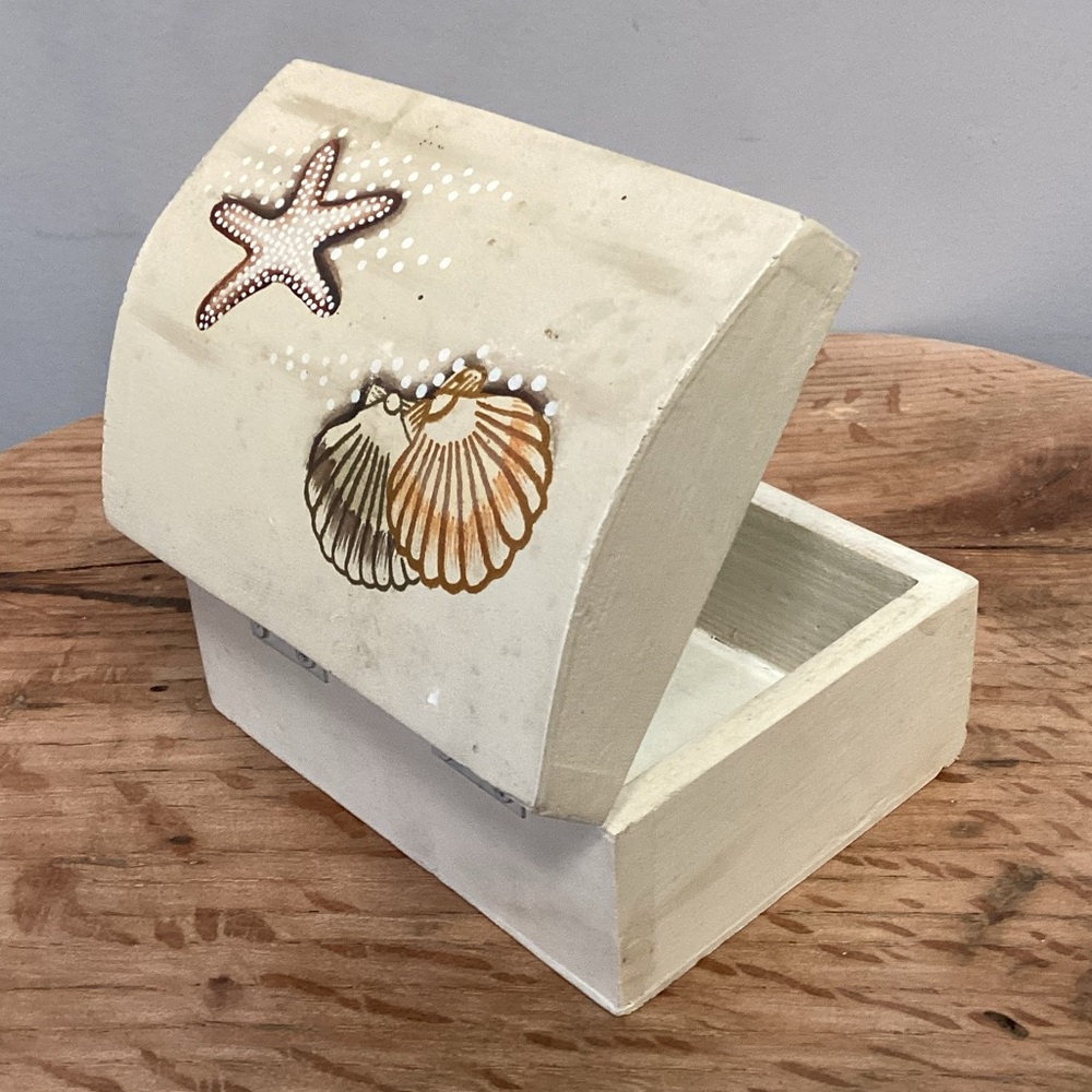 🟡 Vintage - K’s Collection Wood Crafted Hinged Jewelry / Trinket / Keepsake Box